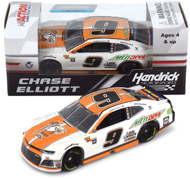 chase elliott little caesars diecast